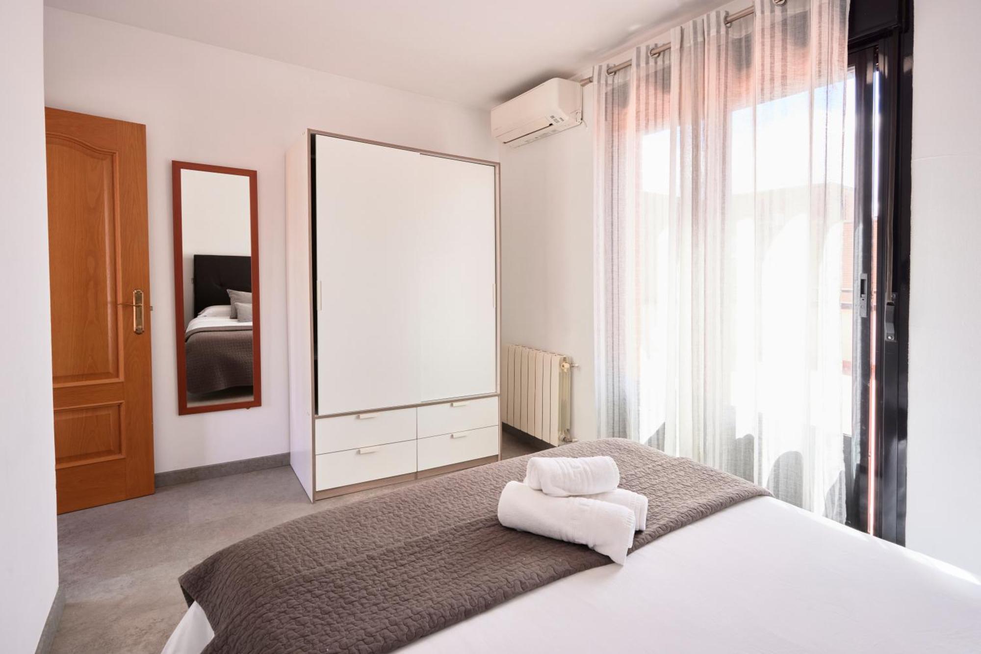 Alojamiento Santa Rosa Madrid Exterior foto