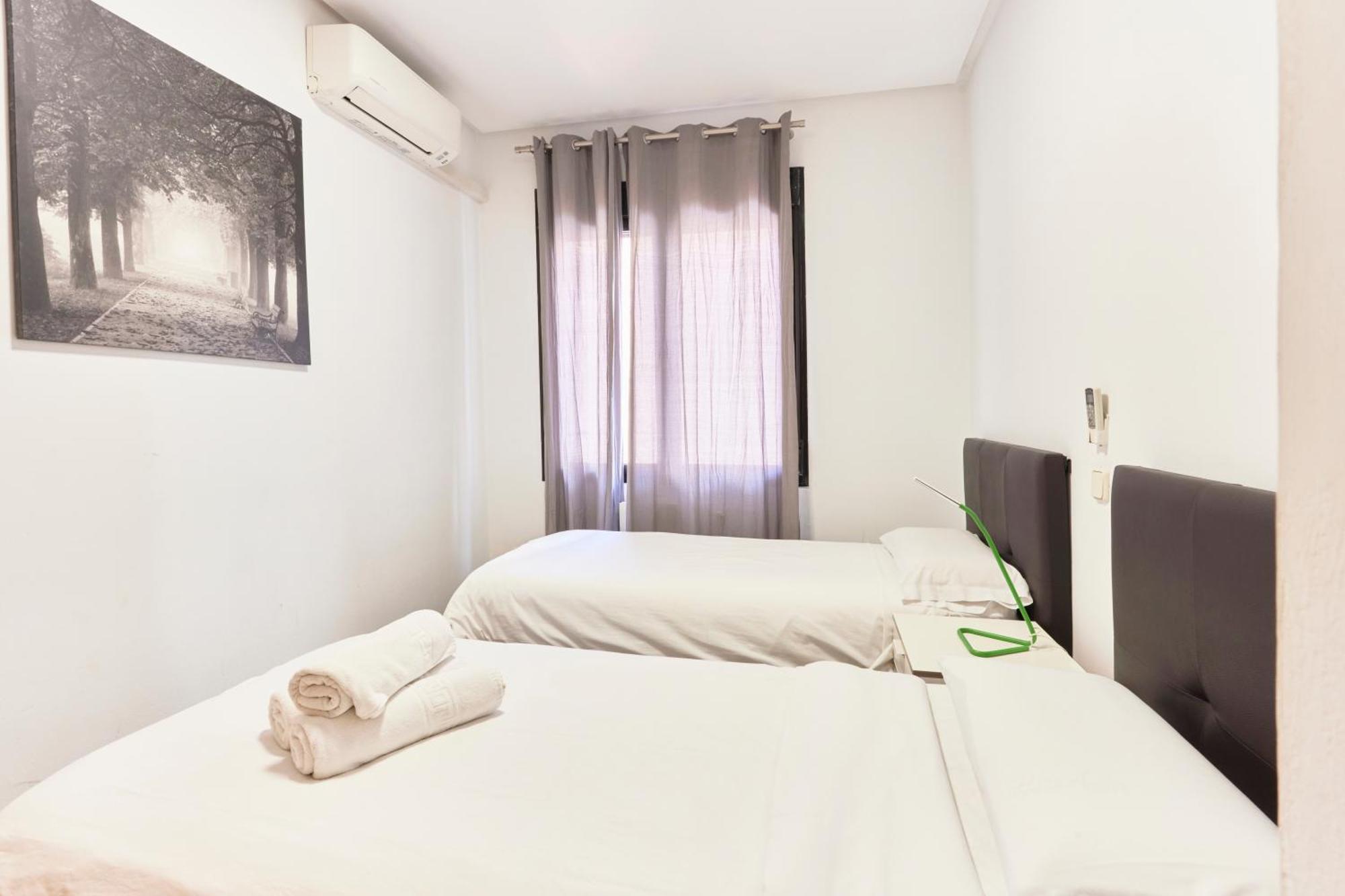 Alojamiento Santa Rosa Madrid Exterior foto