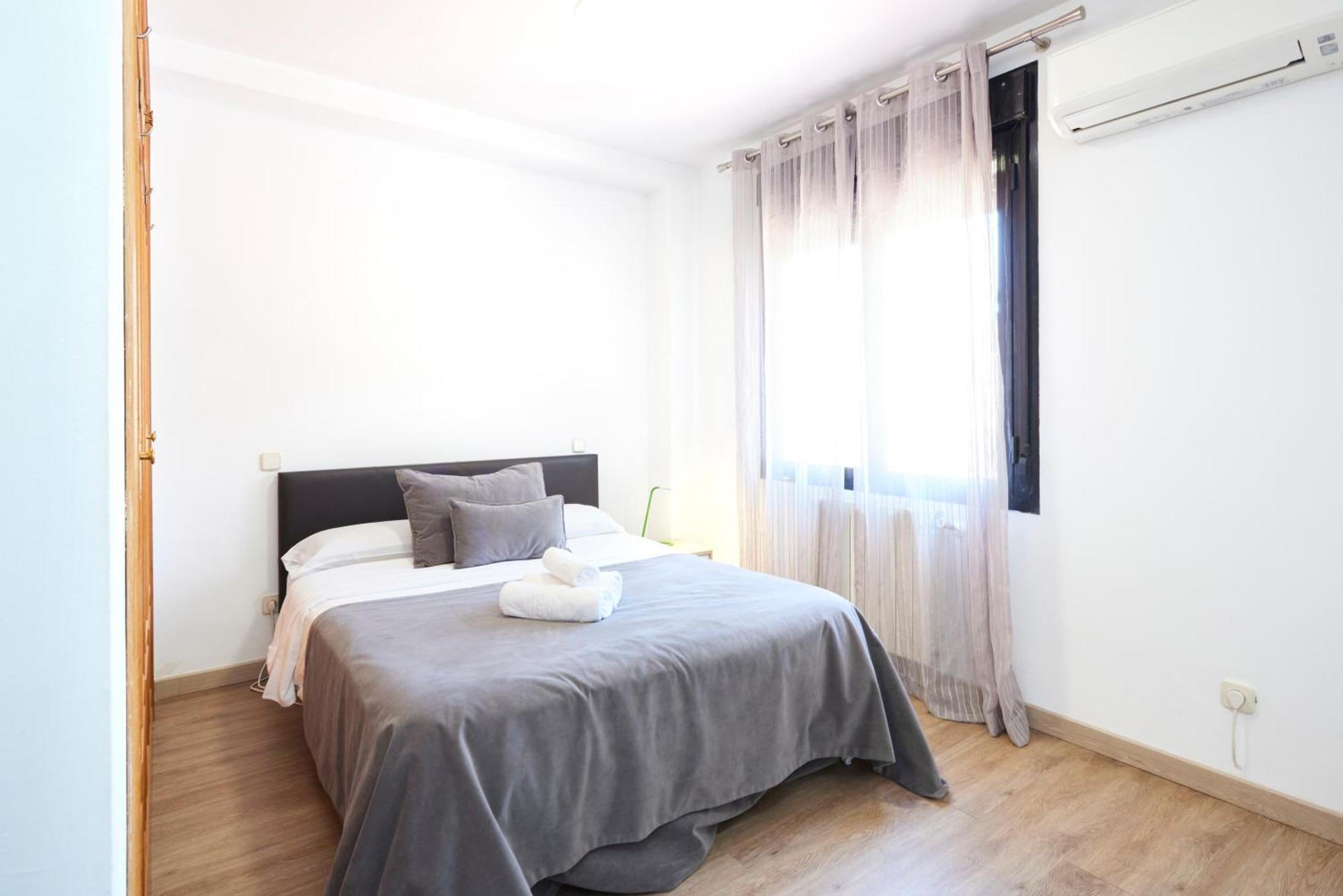 Alojamiento Santa Rosa Madrid Exterior foto